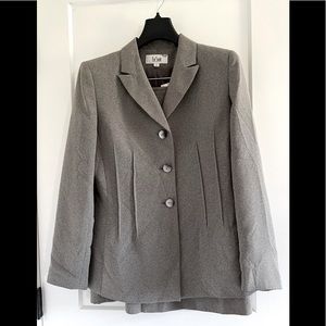 Le Suit womens skirt suit